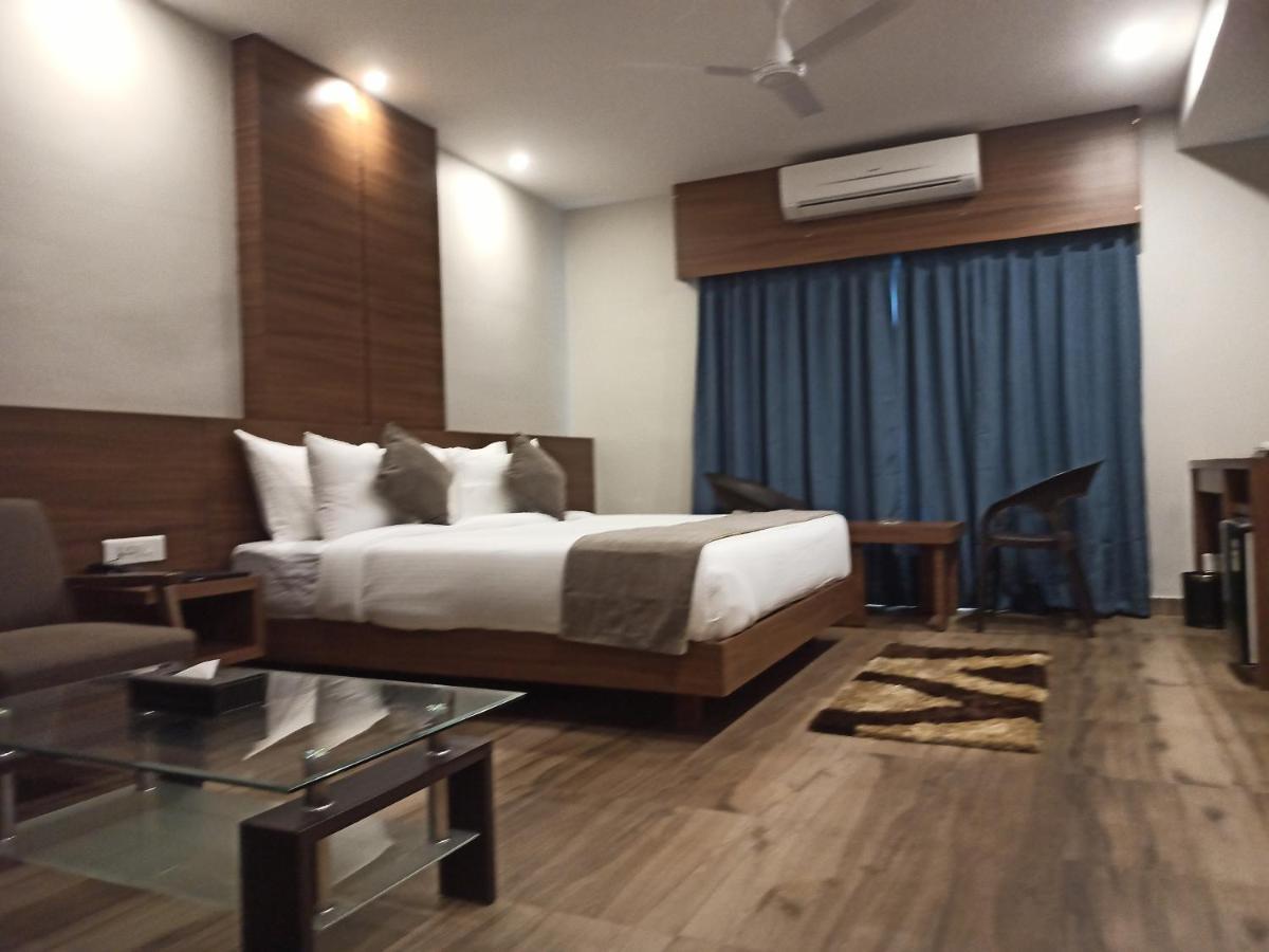 Hotel Tree Fern Dibrugarh Eksteriør bilde
