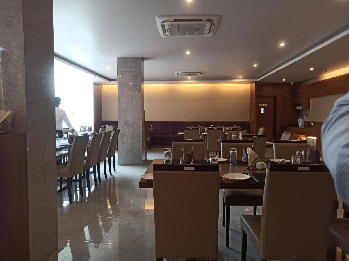 Hotel Tree Fern Dibrugarh Eksteriør bilde