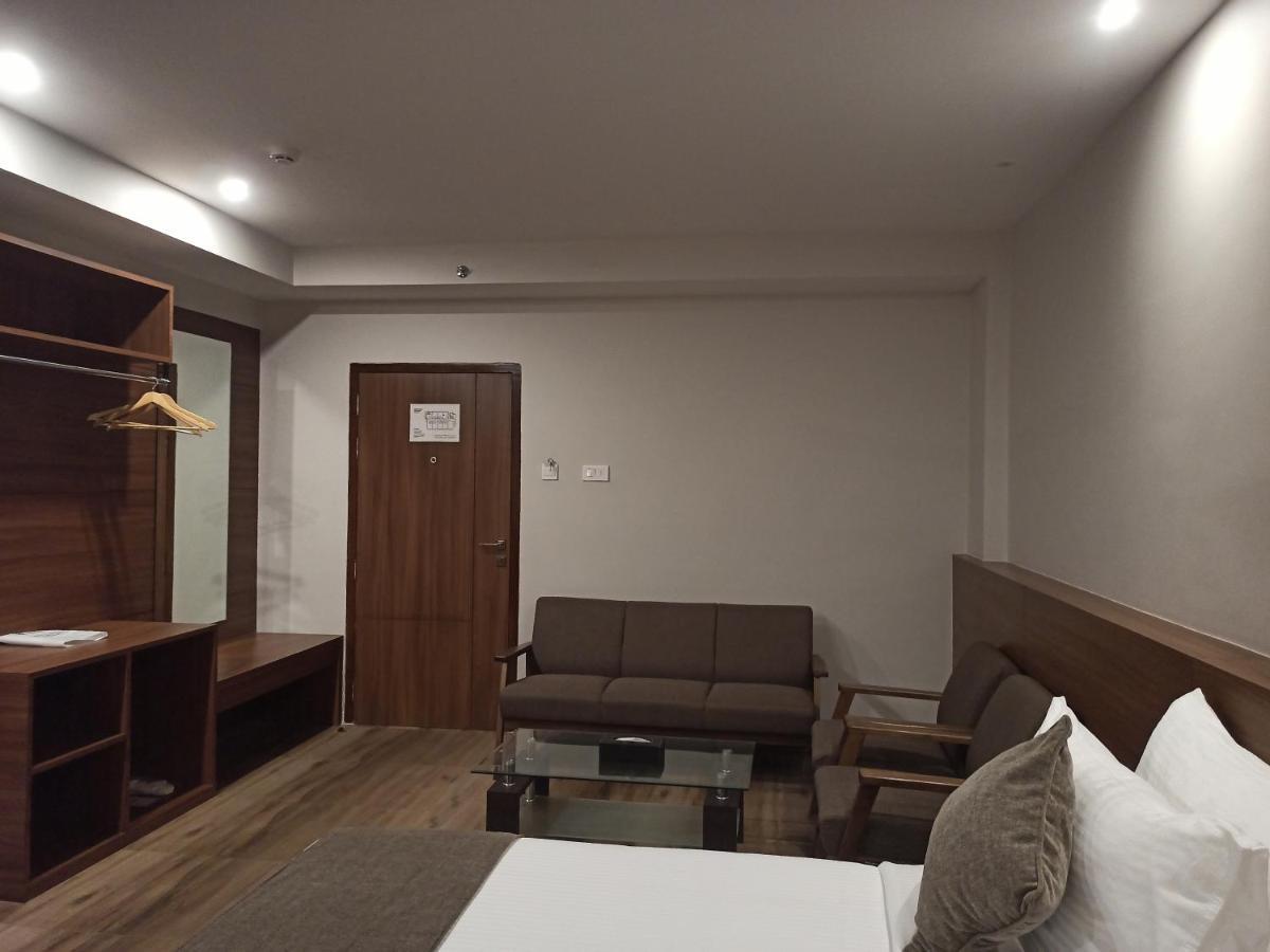 Hotel Tree Fern Dibrugarh Eksteriør bilde